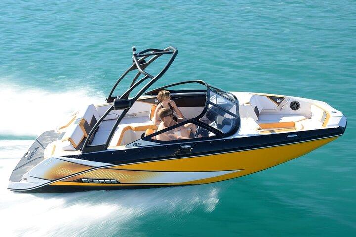 Doha Speed Boat Tours Skyline Blick auf Inseln und Adrenalin