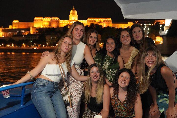 Budapeste : Night Cruise Guaranteed Assentos no Teto & BYOB