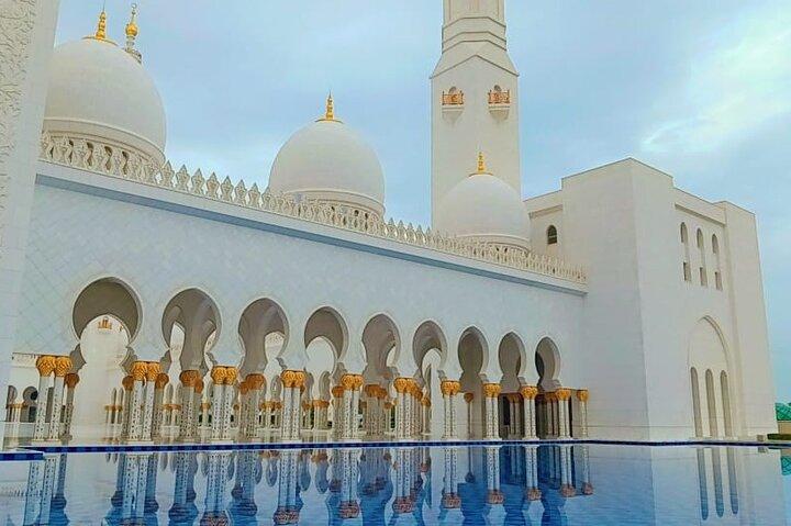 Excursion touristique d'une journée à Abu Dhabi avec guide