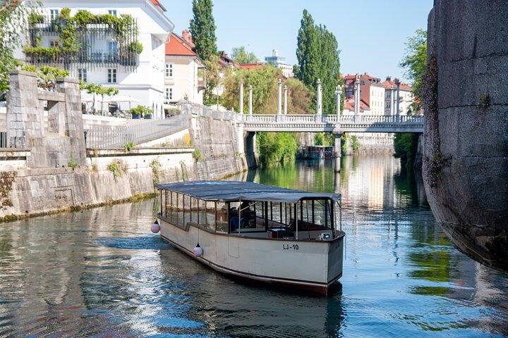 Ljubljana Gin Tasting Boat Tour