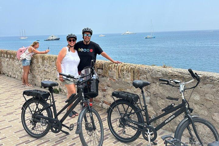 Gita di un giorno: Nizza ad Antibes lungo il mare in bici elettrica
