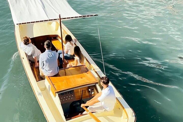 Venedig: Private Tour auf einem typischen Boot