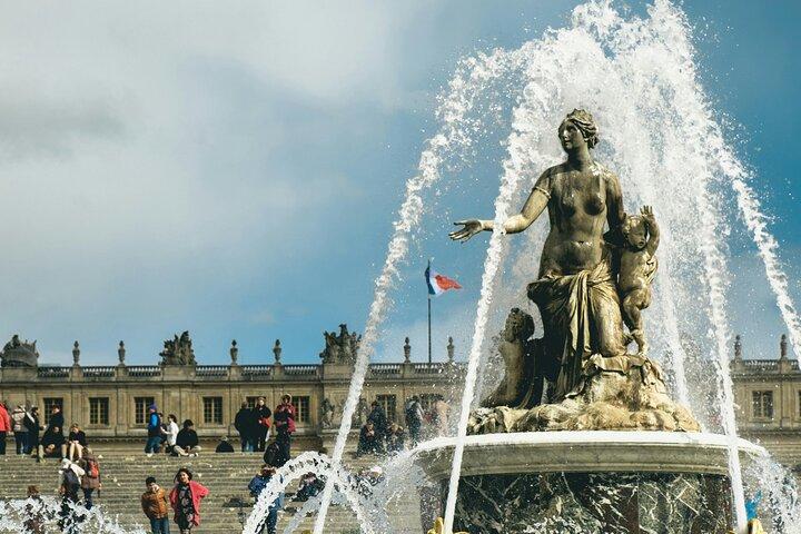 Louvre & Versailles Highlights: Halbtageserlebnis in Kleingruppen