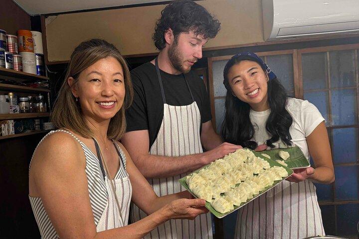 Private Ramen oder Gyoza Kochkurs in Kyoto mit Chef Midori