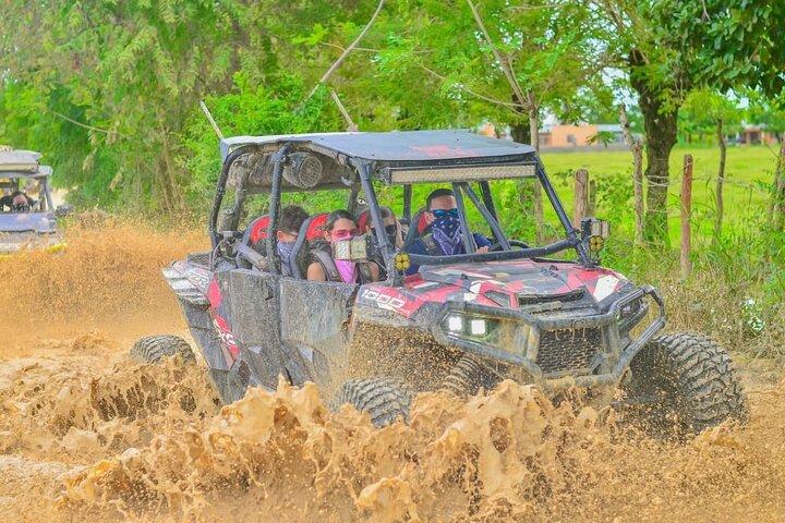 Esclusivo giro in carrozzina Polaris a Punta Cana con Beach y Cave Stop