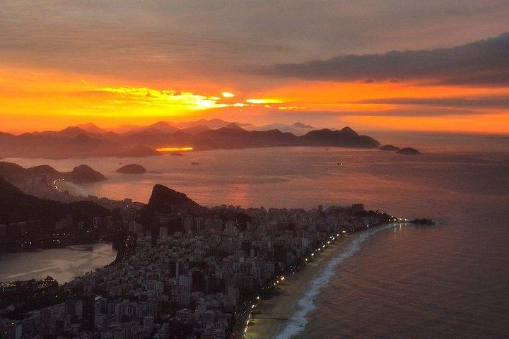 Sunrise Hike to Morro Dois Irmãos with Local Guide