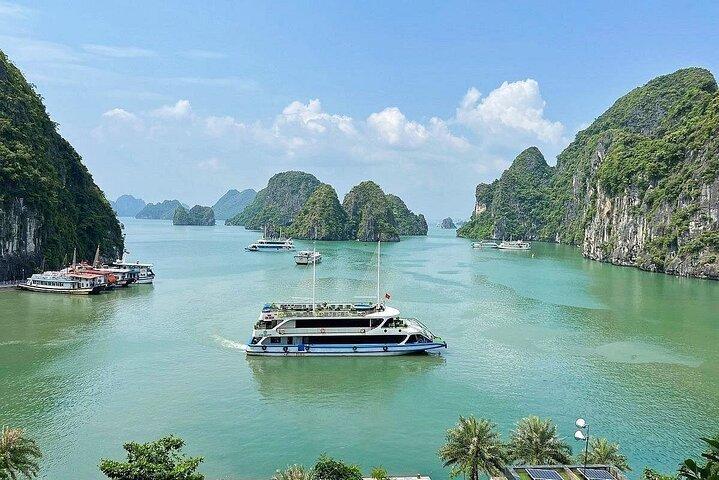 Premium Halong Bay Cruise – All Inclusive da Hanoi o Halong