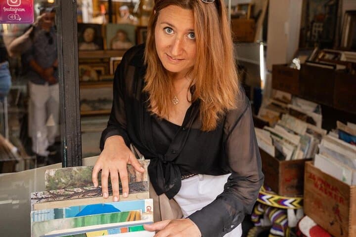 Flea Market Secrets near Montmartre: A Paris Hunt for Treasures