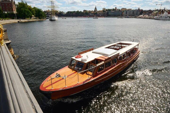 Rejse til Stockholmsøerne med klassisk træbåd med guide