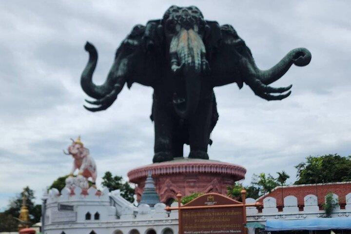 Excursão de dia guiada privada ao Museu Erawan e cidade antiga