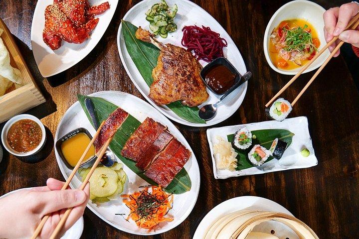 日本語居酒屋ディナー＆コメディショー体験、コベントガーデン