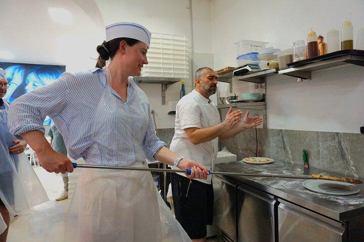 Autentisk Pizza Making Class i Napoli med appetitter og drikke