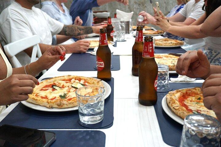 Autentisk Pizza Making Class i Napoli med appetitter og drikke