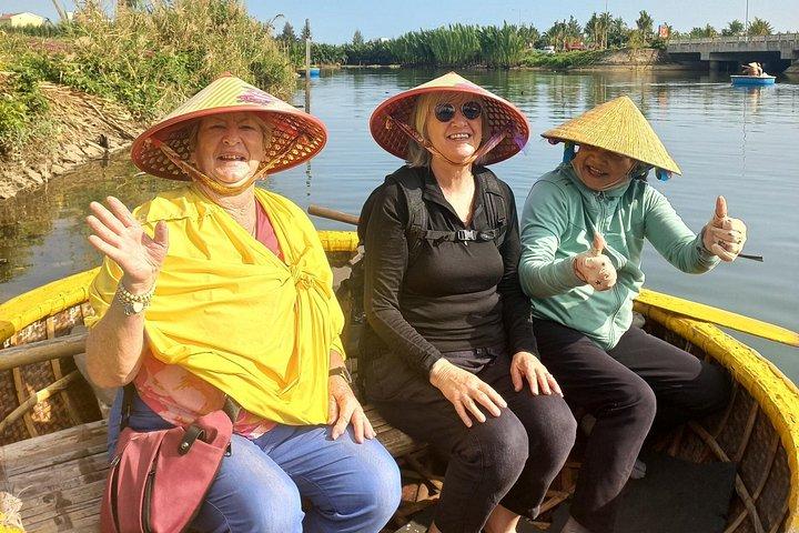Hoi An Basket Boat & Lantern Boat with Flower Lantern Class