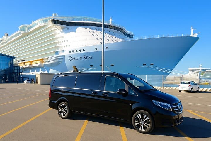 Auckland Downtown Hotel Transfers to/from Cruise Ship in Minivan