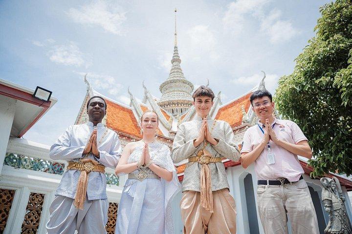 タイの衣装とDIYココナッツパンケーキで巡るワット・アルンプライベートツアー
