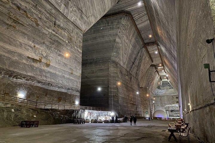 Winery Visit och Salt Mine Slanic: PREMIUM TOUR liten grupp