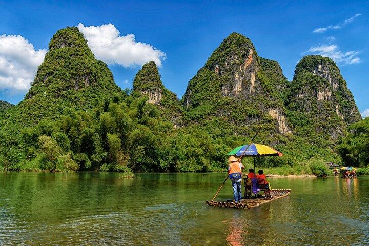1 giorno Yangshuo Natura Esplora il rafting di bambù e l'avventura in grotta