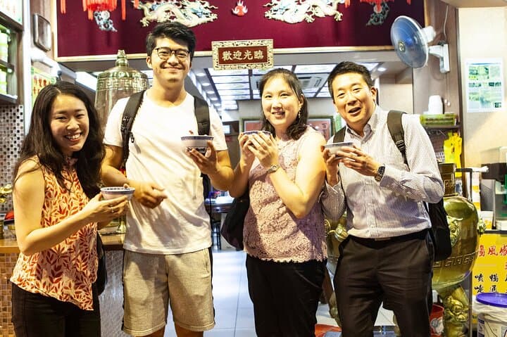 Hong Kong Night Tour with a Local: Private & 100% Personalized