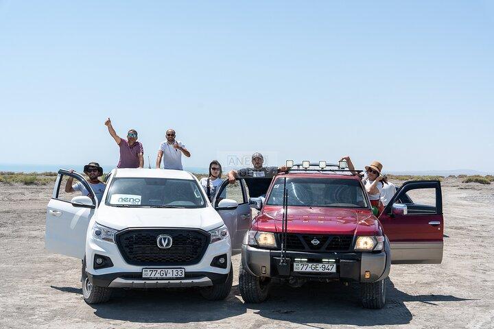 Bakoe : Gobustan Begeleide Tour met Offroad Mud vulkanen - Privé