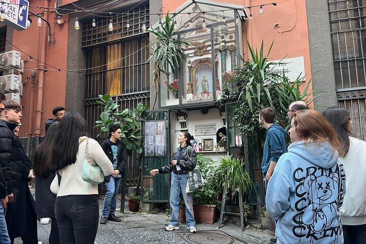 Quartiers Espagnols de Naples : street art et folklore