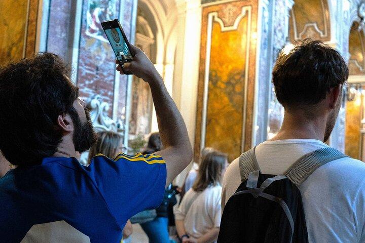 スペイン語・クォーターとナポリ地下鉄のストリートアートツアー