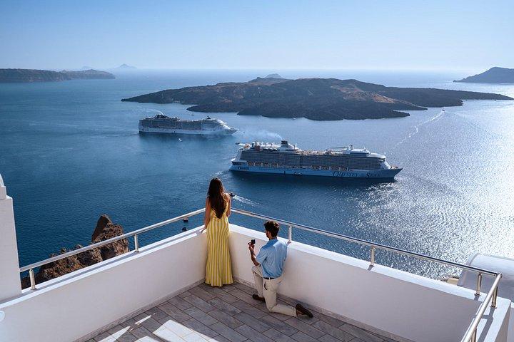 Intimate Surprise Proposal Photo Experience in Santorini