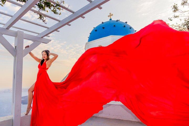 サントリーニ島：フライングドレスの写真とビデオ（送迎付き）