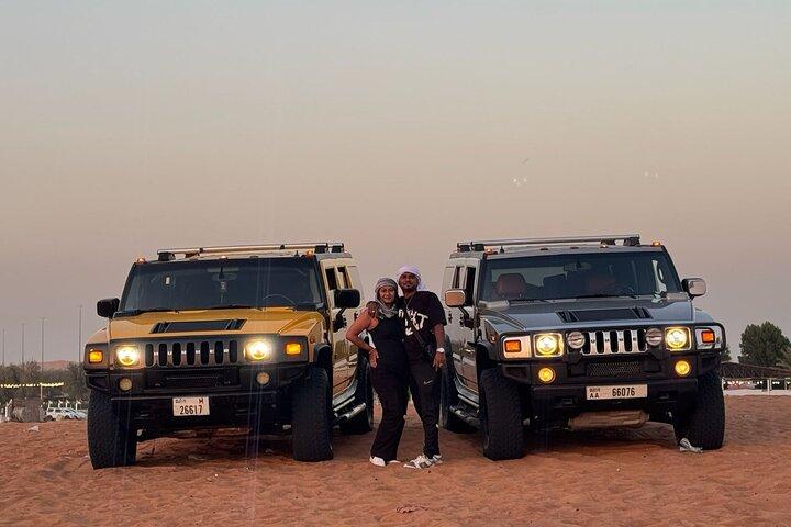 Compartir Hummer H2 Desert Safari con BBQ Dinner Buffet