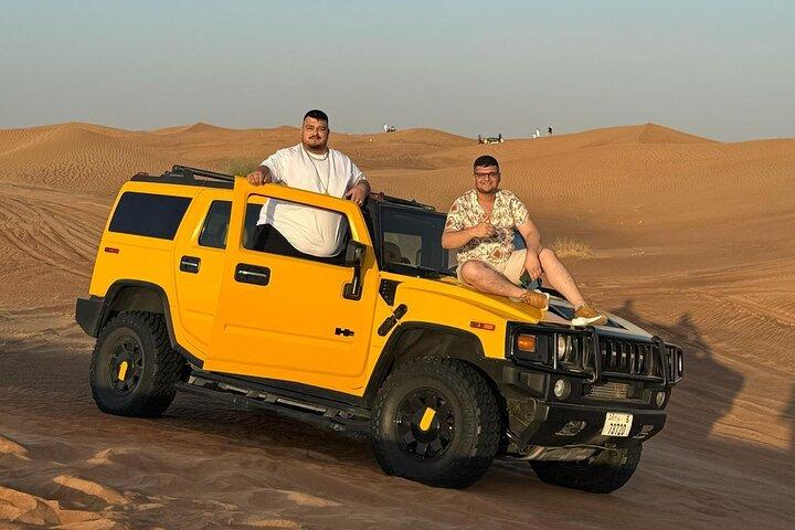 Delen Hummer H2 Desert Safari met BBQ Diner Buffet