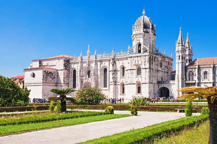 Lisbon : Private City Tour By Tuk-Tuk