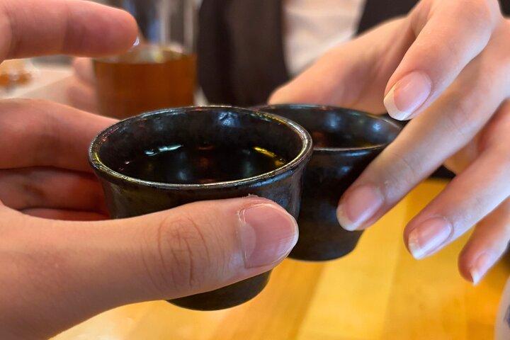 Shinjuku Unlimited Food and Drinks Bar Hopping Tour