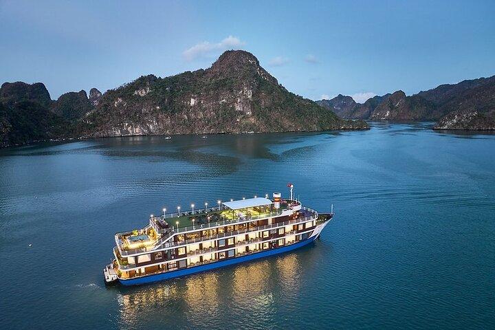 5-sterrencruise Halong, Lan Ha Bay - 2D1N-tour vanuit Hanoi