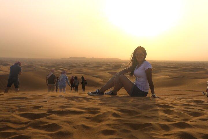 Abu Dhabi: Desert Safari med Dune Bashing, Sandboarding & BBQ