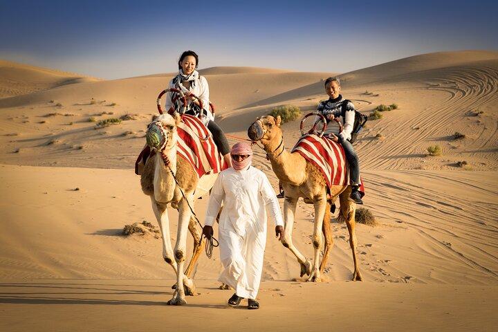 Abu Dhabi: Desert Safari med Dune Bashing, Sandboarding & BBQ