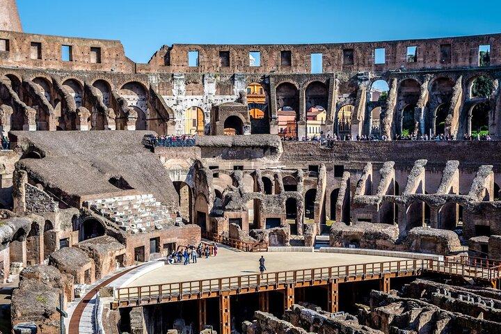 Tour al Coliseo Arena con Foro Romano y Palacio del César