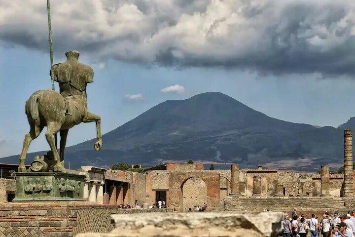 Pompeii Day Trip and Neapolitan Lunch from Naples