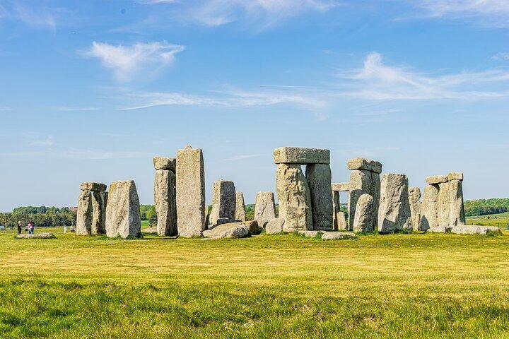 Private Transfer: London–Bath–Stonehenge–Cotswolds–London