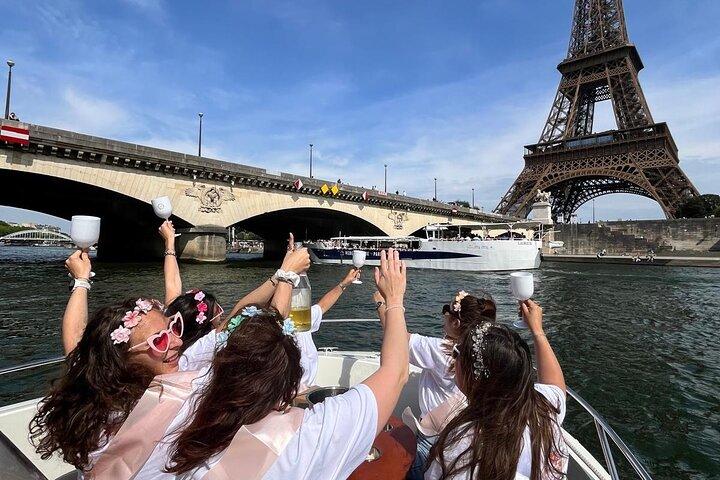 Private Seine River Cruise - Eiffel Tower Lights