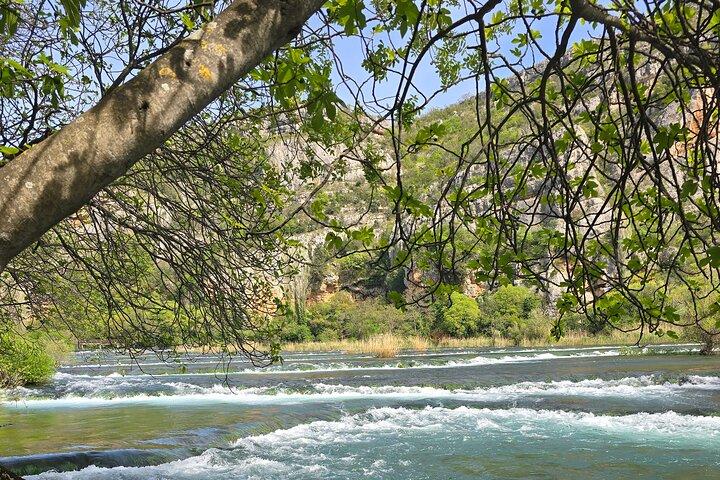 Krka Waterfalls, passeio de barco e Skradin city (Cruise & City Guests)