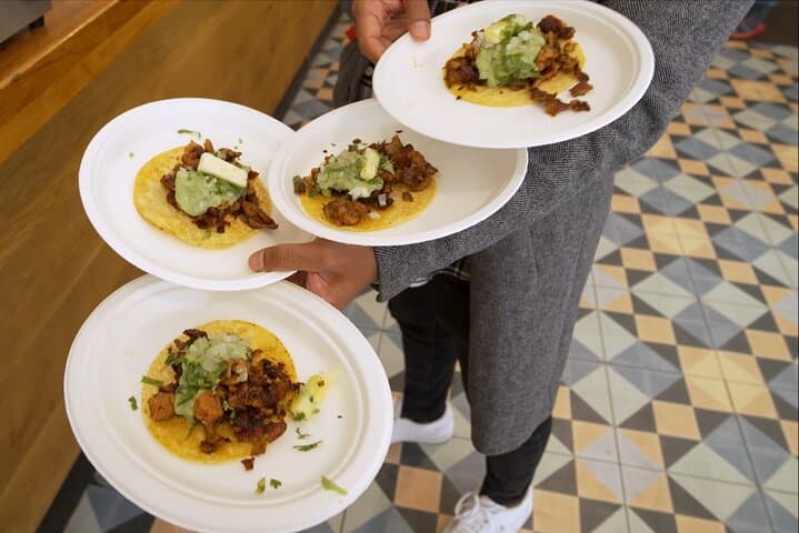 Best of New York Food Tour: 5 dishes plus famous sightseeing!