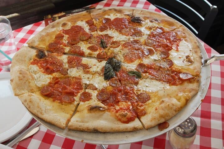 Best of New York Food Tour: 5 dishes plus famous sightseeing!
