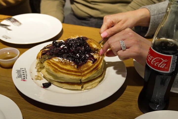 Best of New York Food Tour: 5 dishes plus famous sightseeing!