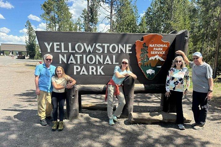 Yellowstone Lower Loop Tour | Wilde dieren en warmwaterbronnen | Privé