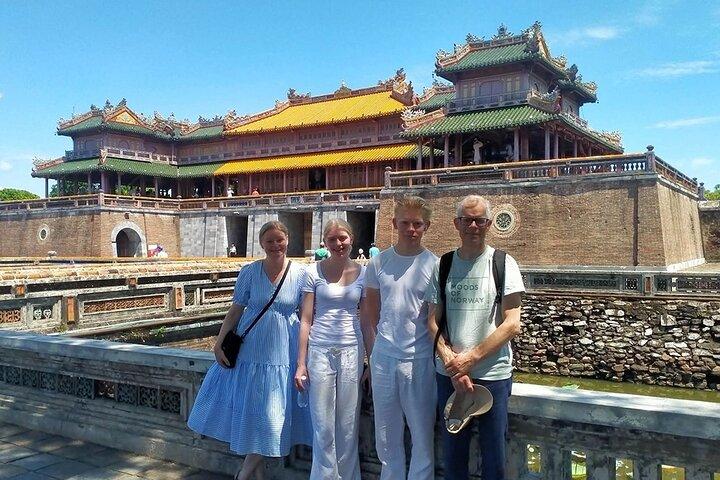 Hue Day Trip via Hai Van Pass – Citadel, grave og autentisk frokost