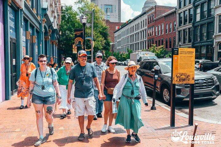 Louisville Legends : 3Hr Whiskey Row Food & History Tour (ウィスキー・ロウ・フード＆ヒストリー・ツアー)