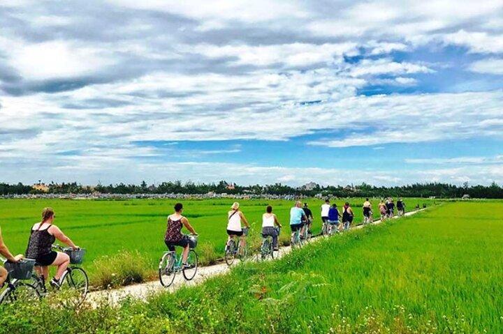 Ninh Binh en une journée Hoa Lu, Trang An et Mua Cave Découverte
