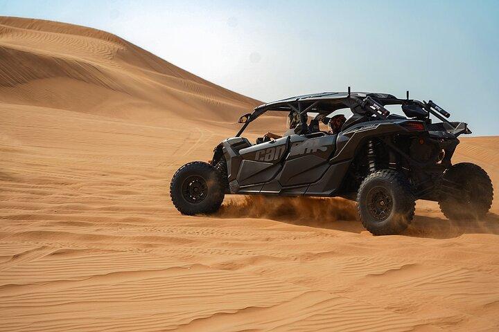 Dubai: Quad Bike, Dune Buggy, e Sandboarding Experiência