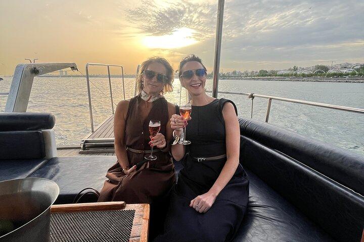 Unforgettable Bosphorus Yacht Moments