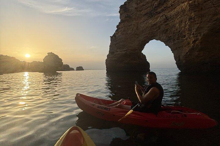 Kajak eventyr til Benagil huler i Algarve